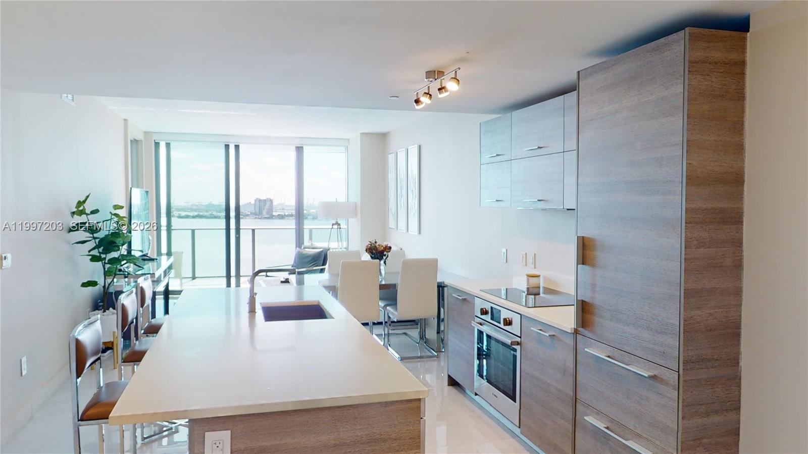 PARAISO BAY CONDO - Residential