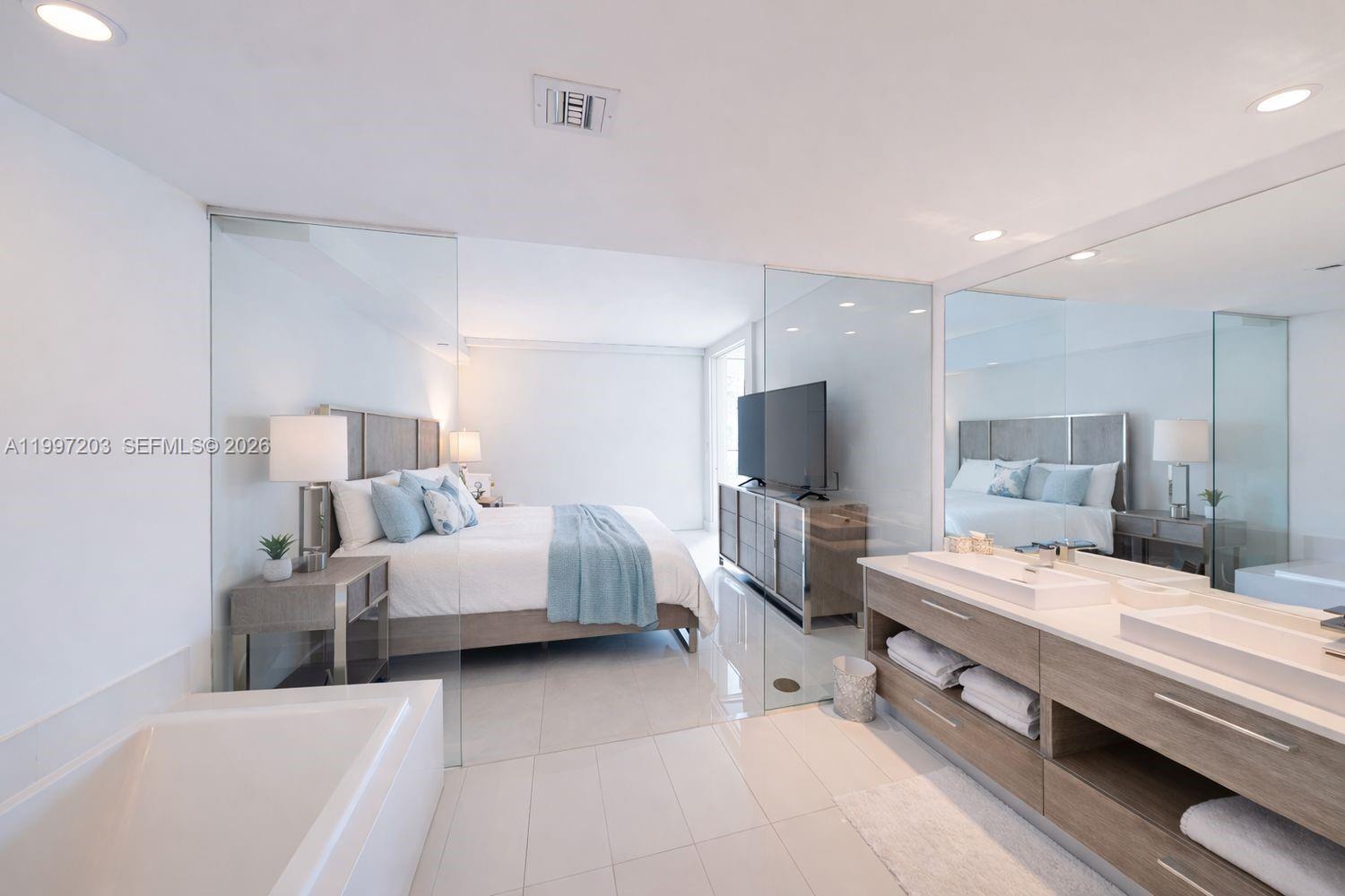 PARAISO BAY CONDO - Residential