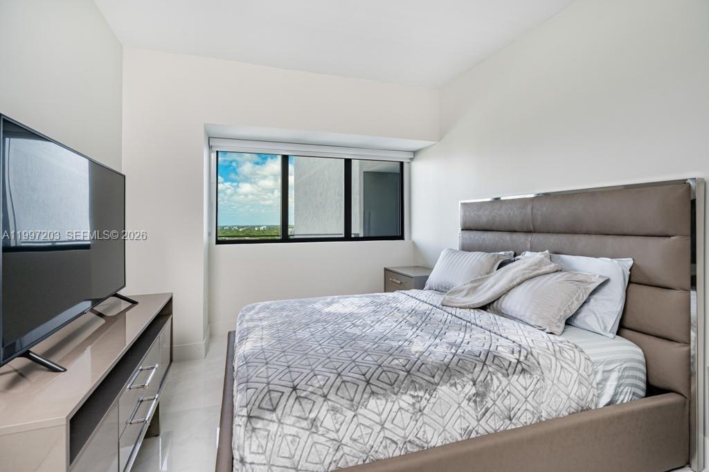 PARAISO BAY CONDO - Residential