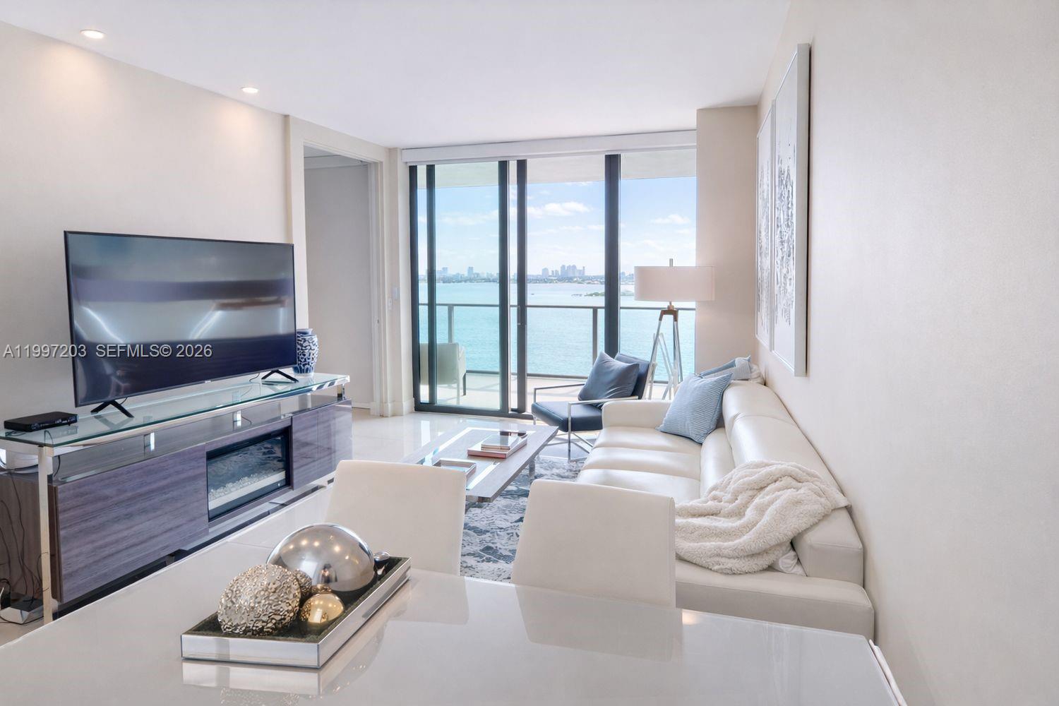 PARAISO BAY CONDO - Residential