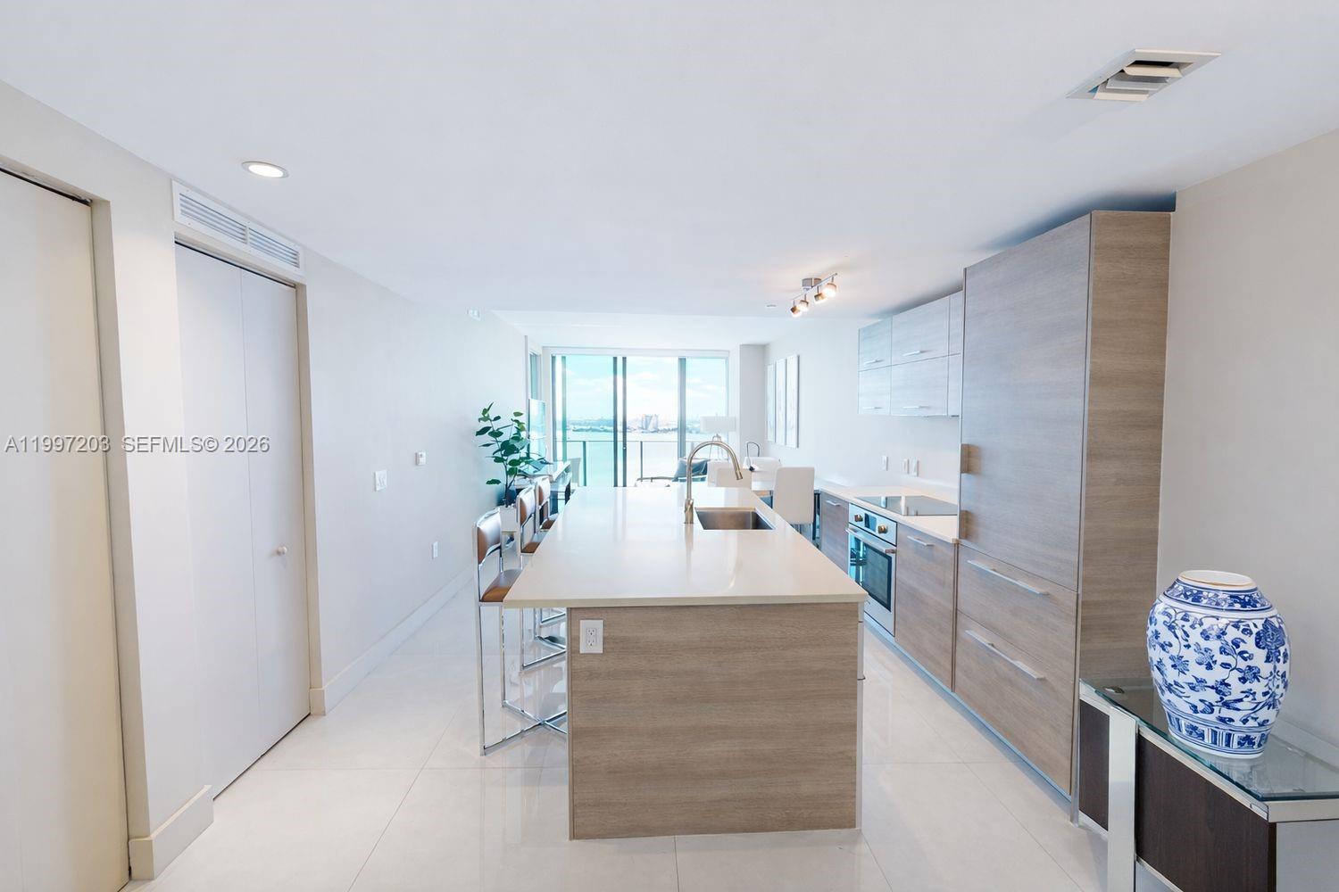 PARAISO BAY CONDO - Residential
