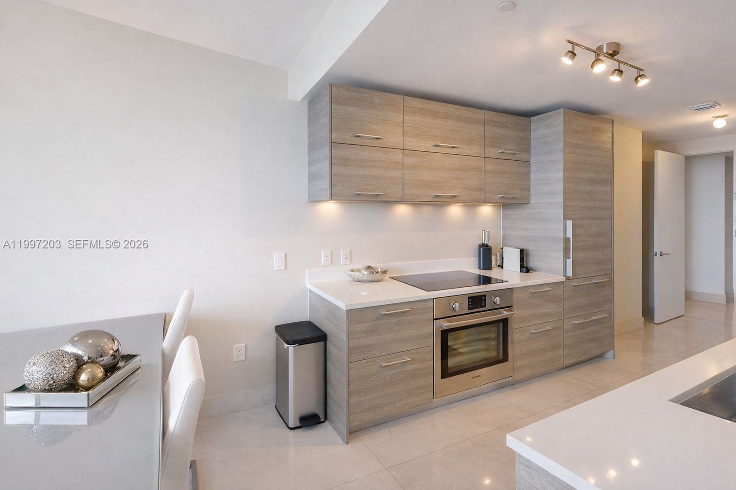 PARAISO BAY CONDO - Residential