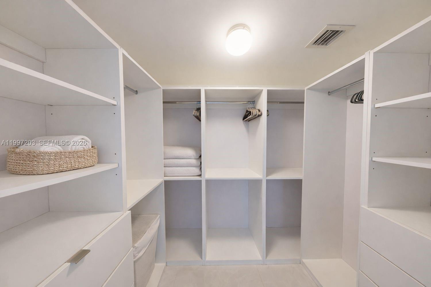 PARAISO BAY CONDO - Residential