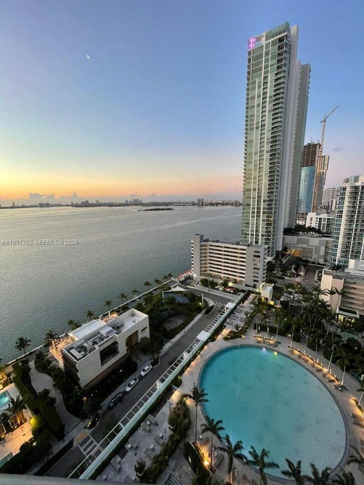 PARAISO BAY CONDO - Residential