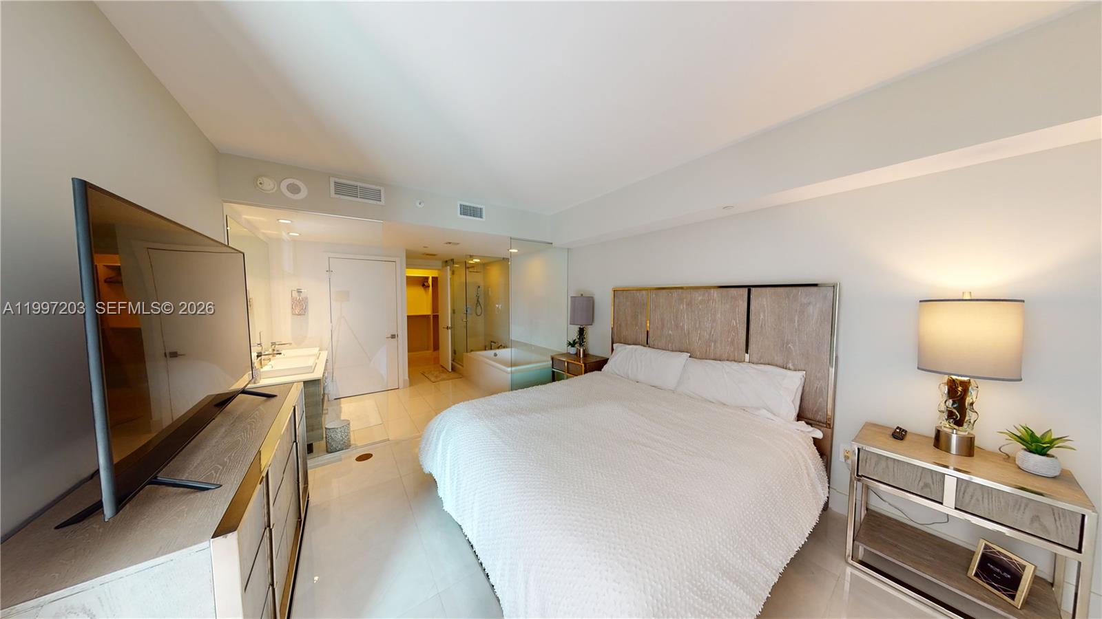 PARAISO BAY CONDO - Residential