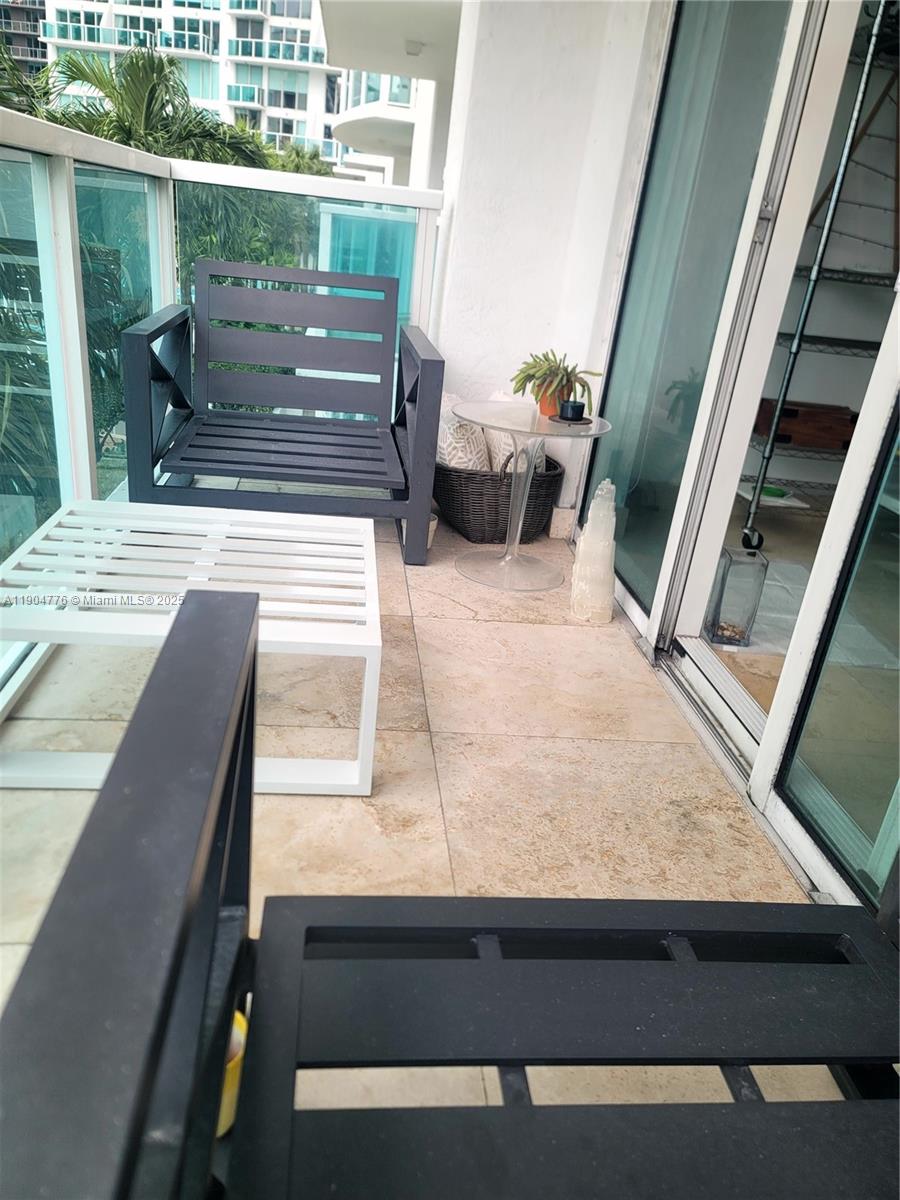 BRICKELL ON THE RIVER N T - Residential Lease