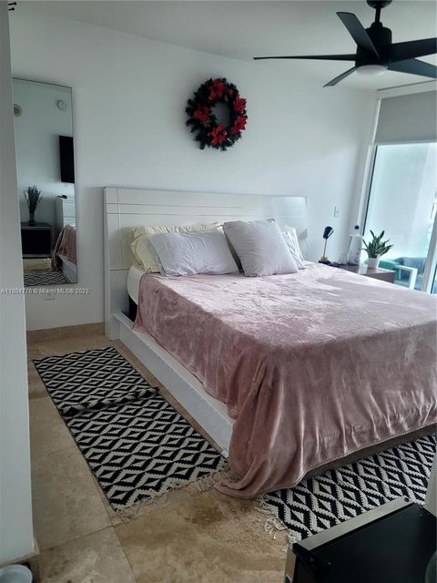 31 SE 5th St 1402 Miami FL 33131