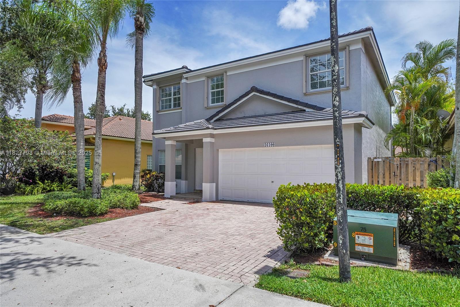 16400 Sapphire Pl