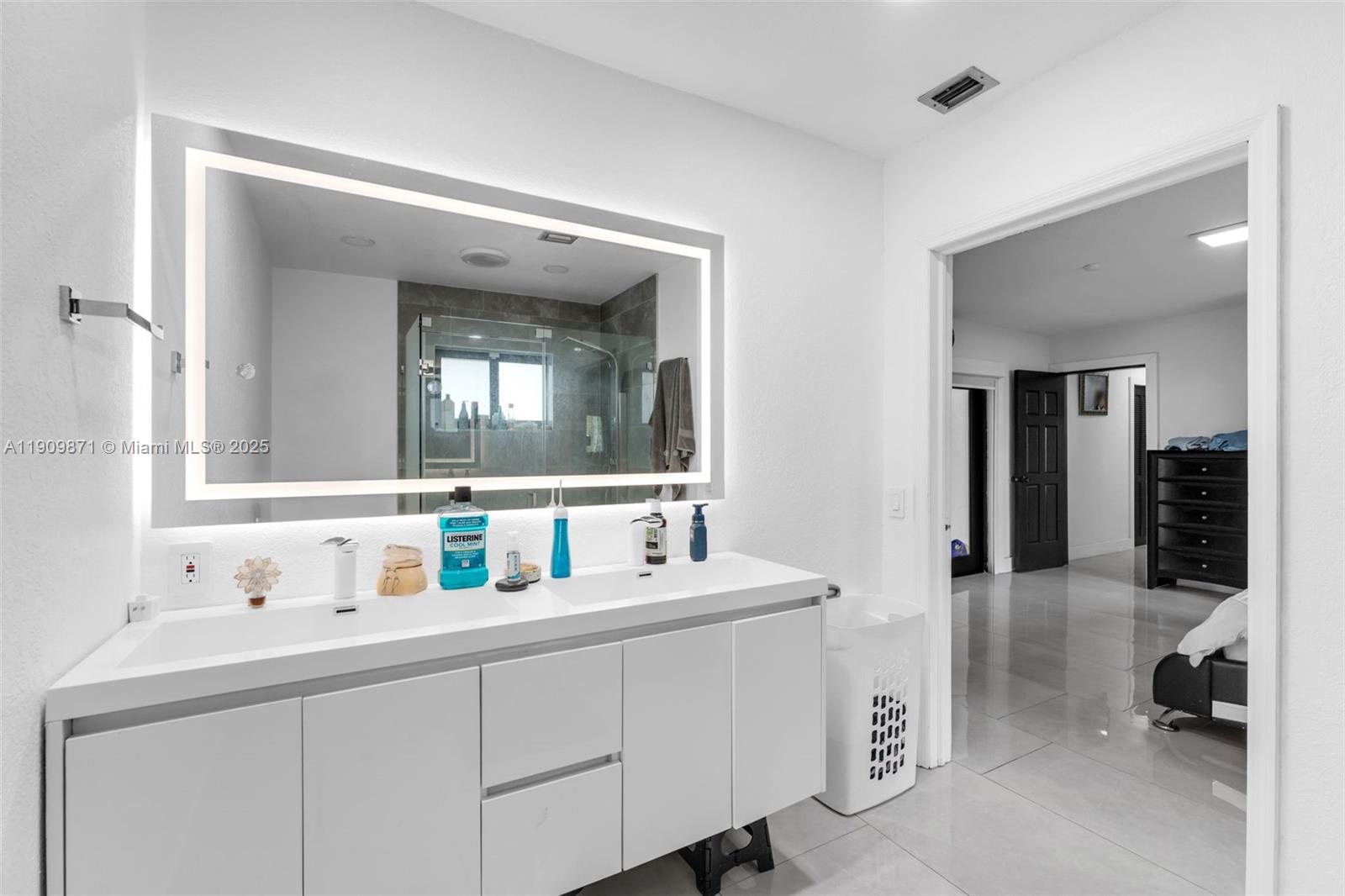 SWEETWATER ESTATES SUB - Residential Lease