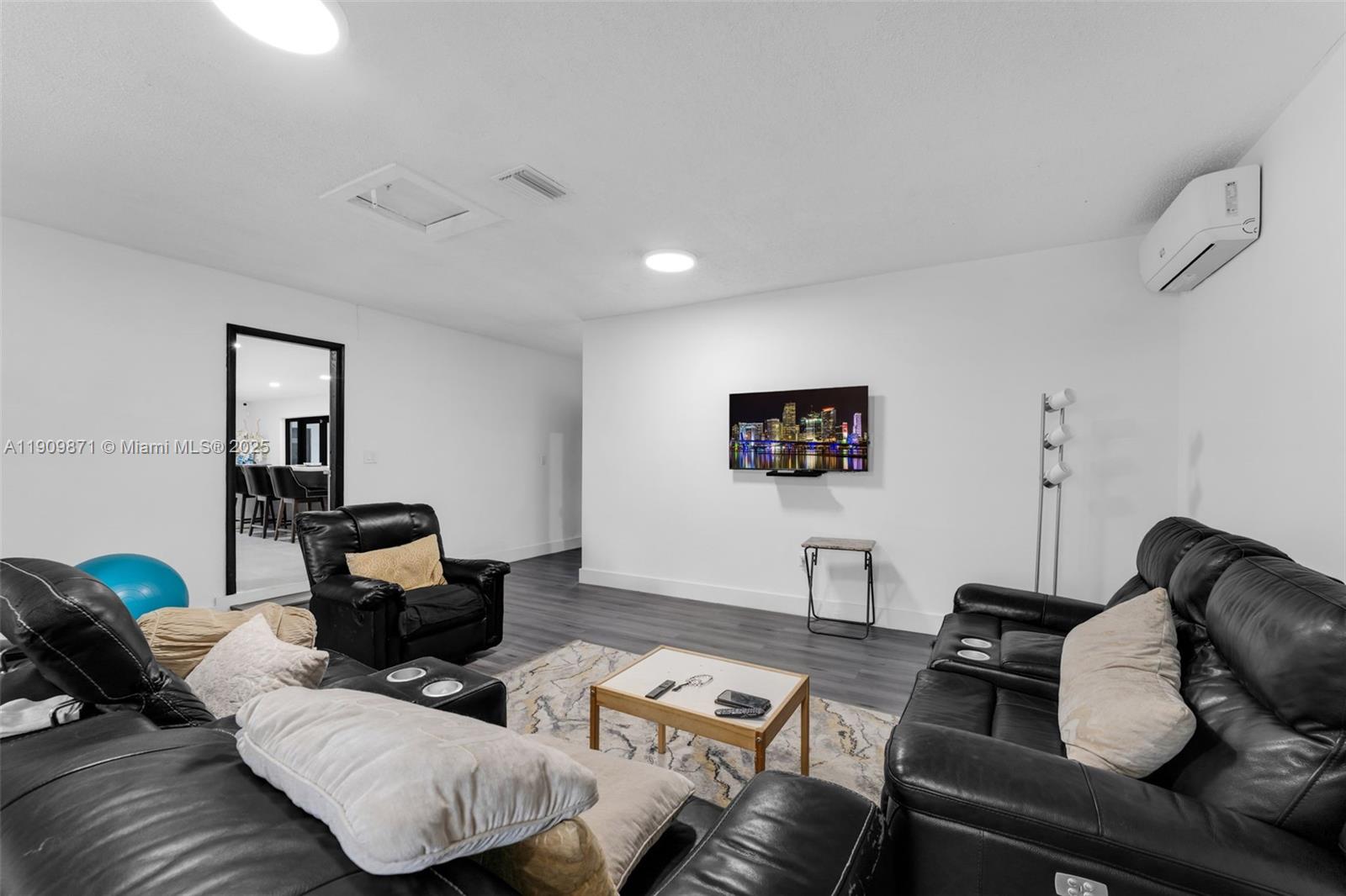 SWEETWATER ESTATES SUB - Residential Lease