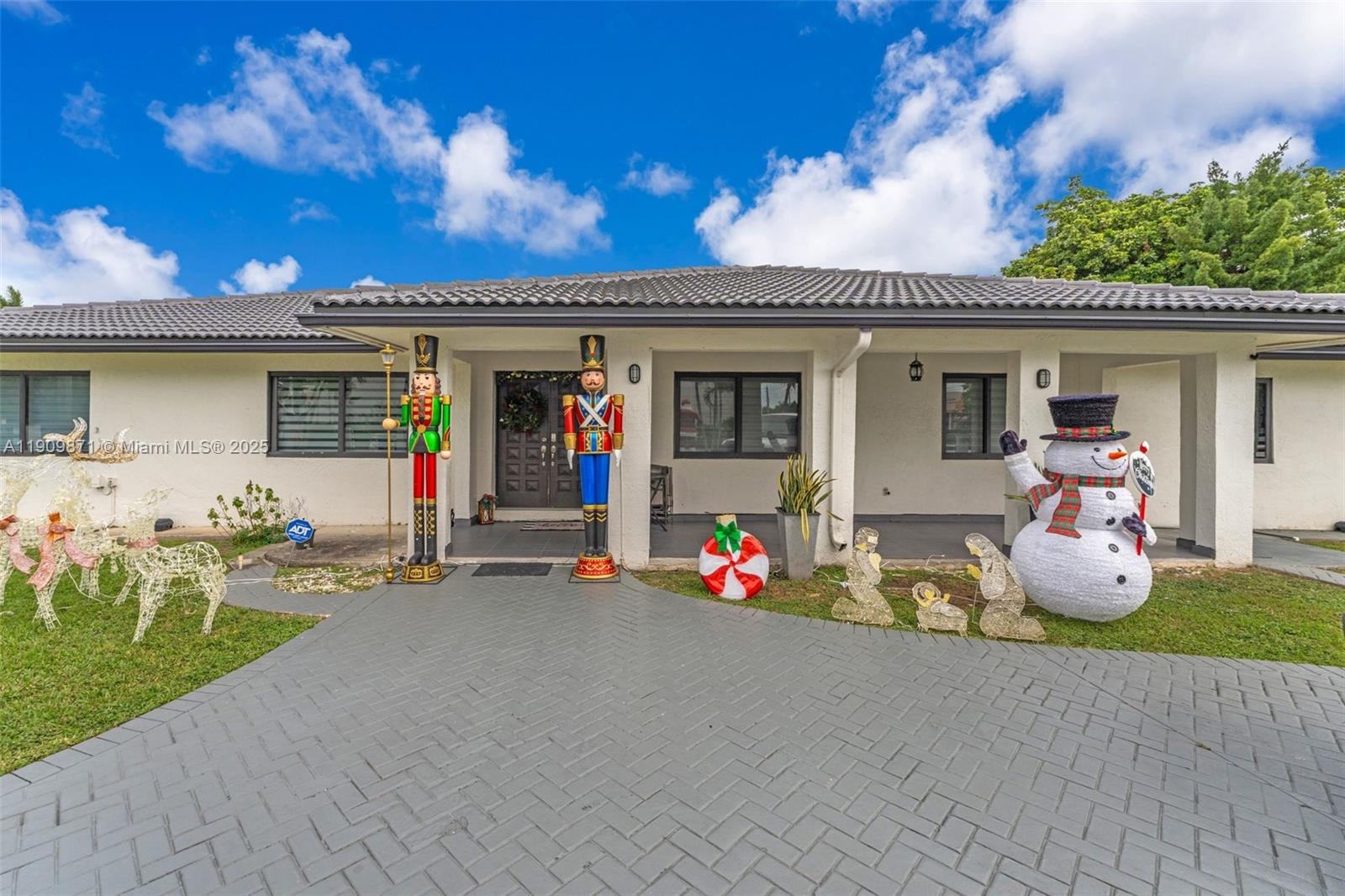 SWEETWATER ESTATES SUB - Residential Lease