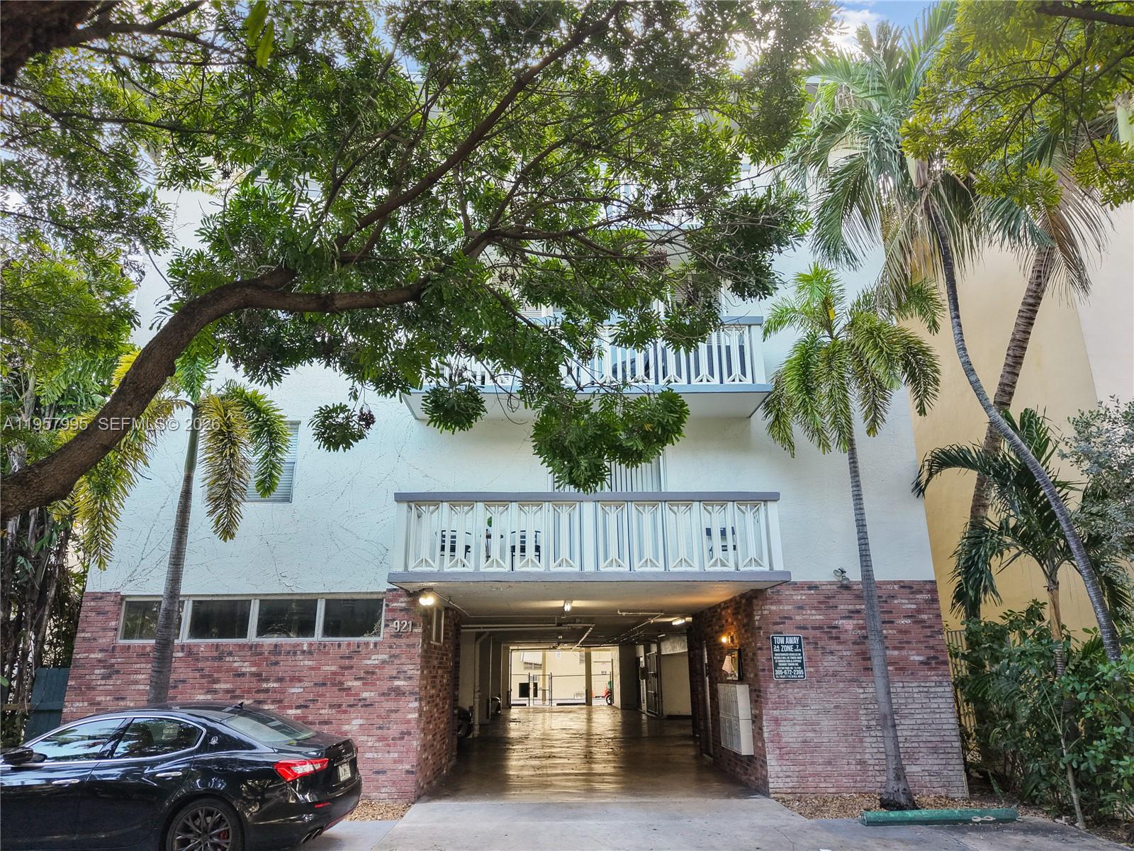 921 JEFFERSON AVE CONDO - Residential
