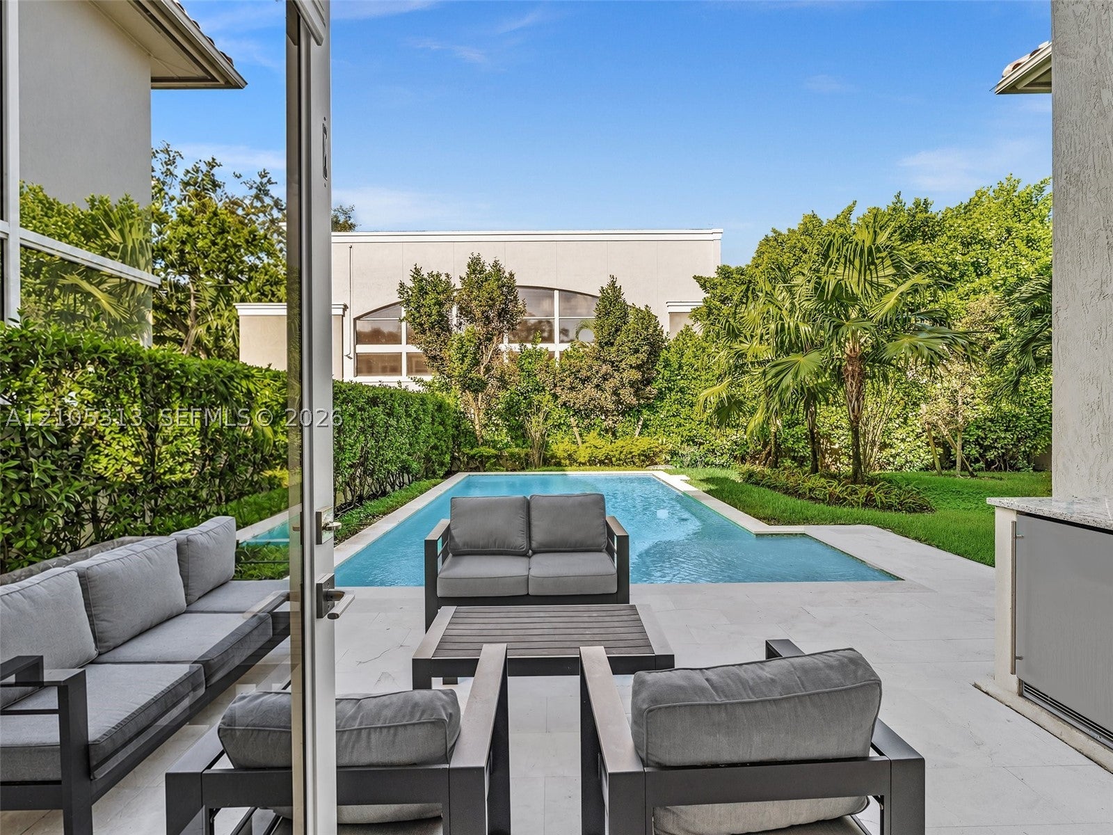 3539 Forest View Cir