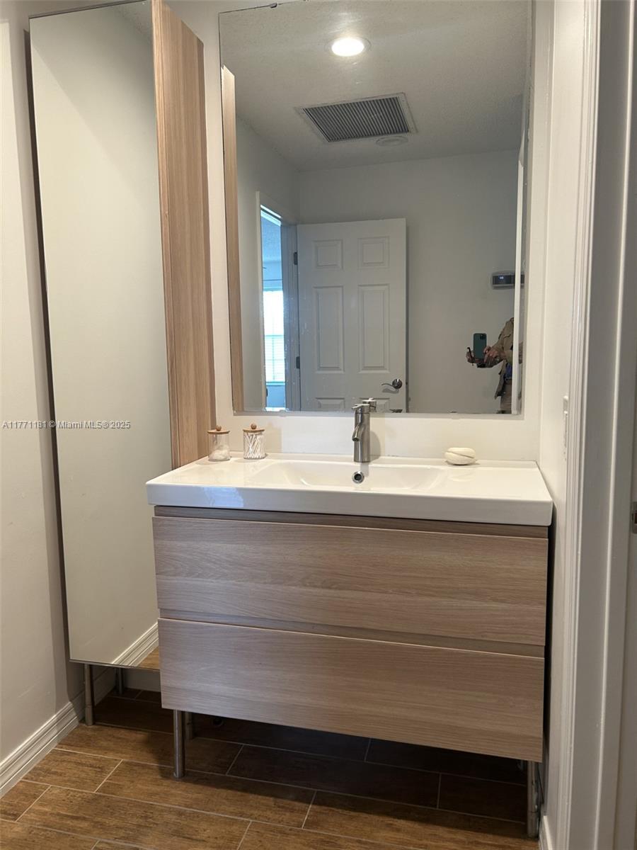 Woodglen Condo - Residential