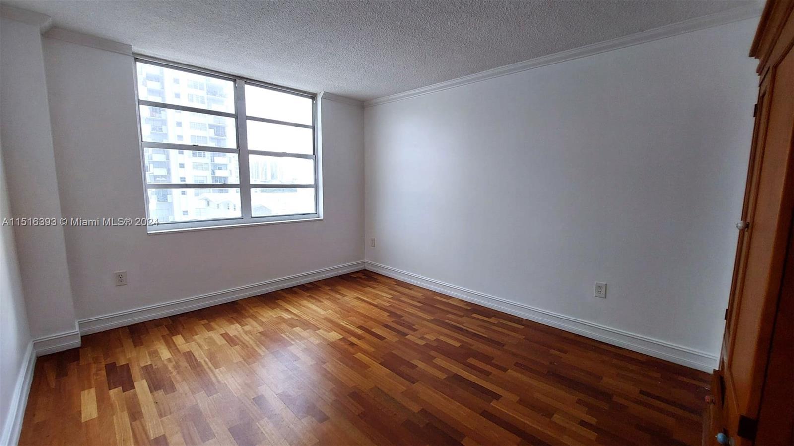 COMMODORE PLAZA CONDO - Residential