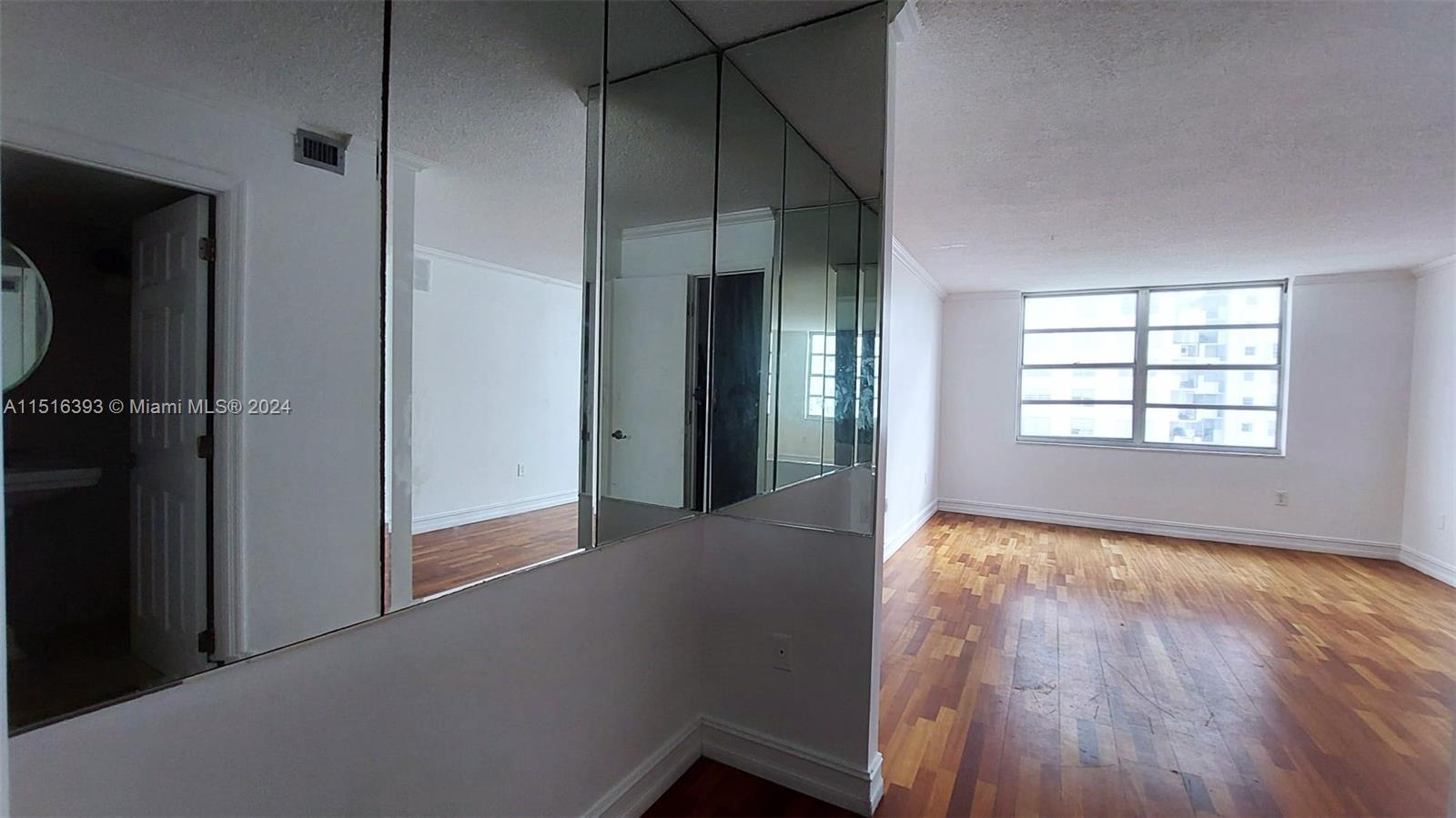 COMMODORE PLAZA CONDO - Residential