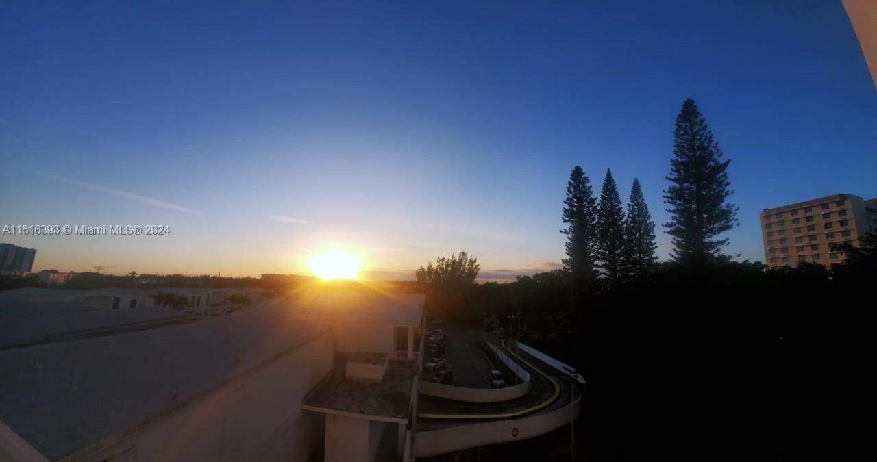 COMMODORE PLAZA CONDO - Residential