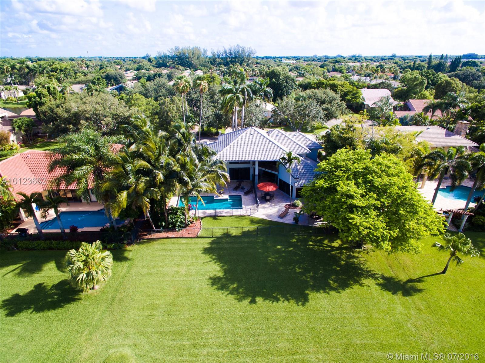 Glenoaks 113-41 B - Residential