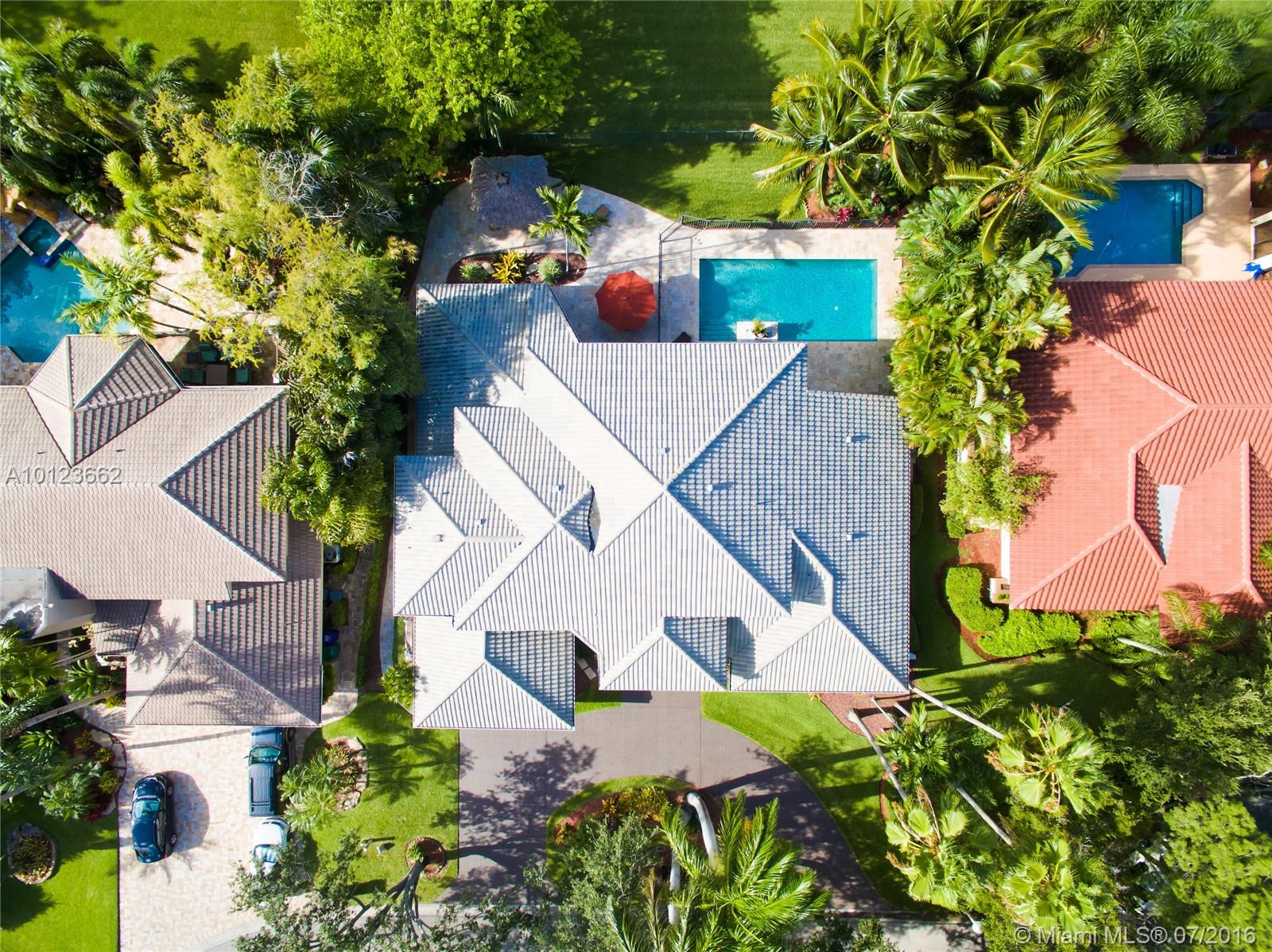 Glenoaks 113-41 B - Residential