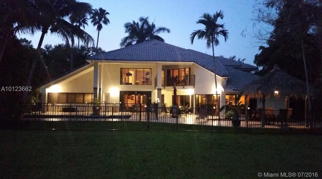 Glenoaks 113-41 B - Residential