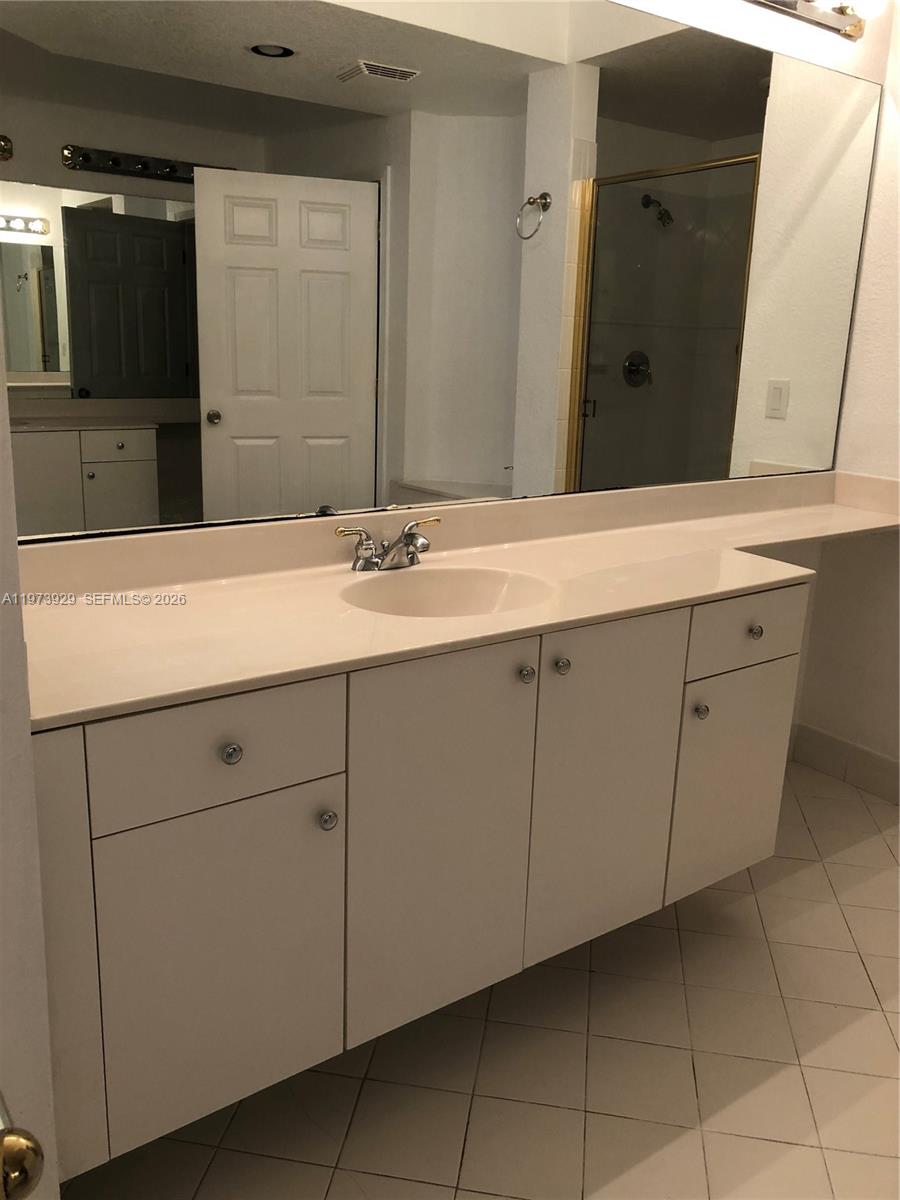 CAPTIVA CONDO E - Residential