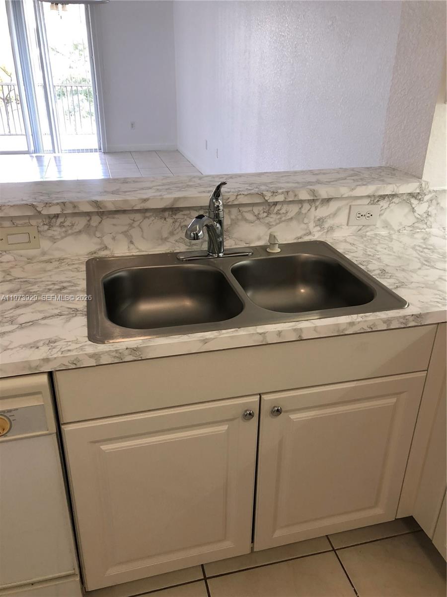 CAPTIVA CONDO E - Residential