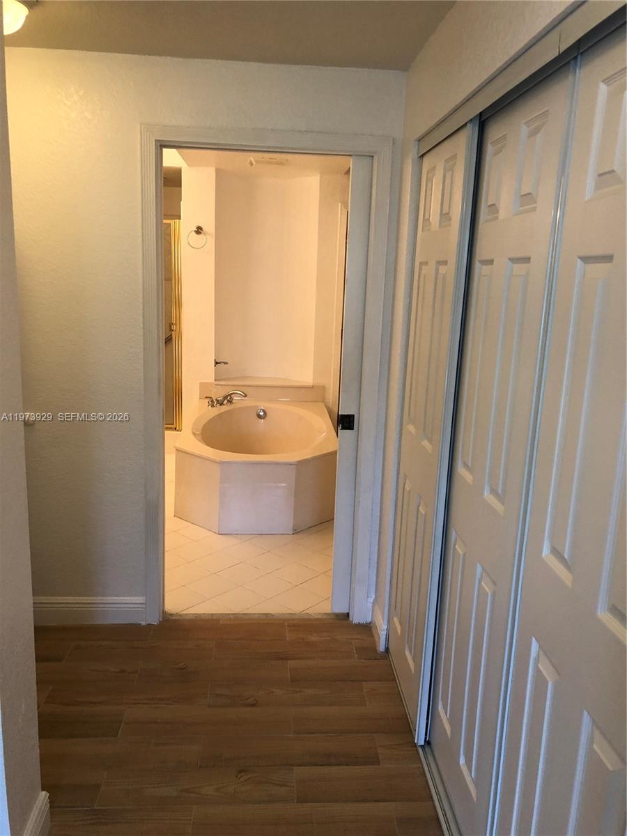 CAPTIVA CONDO E - Residential