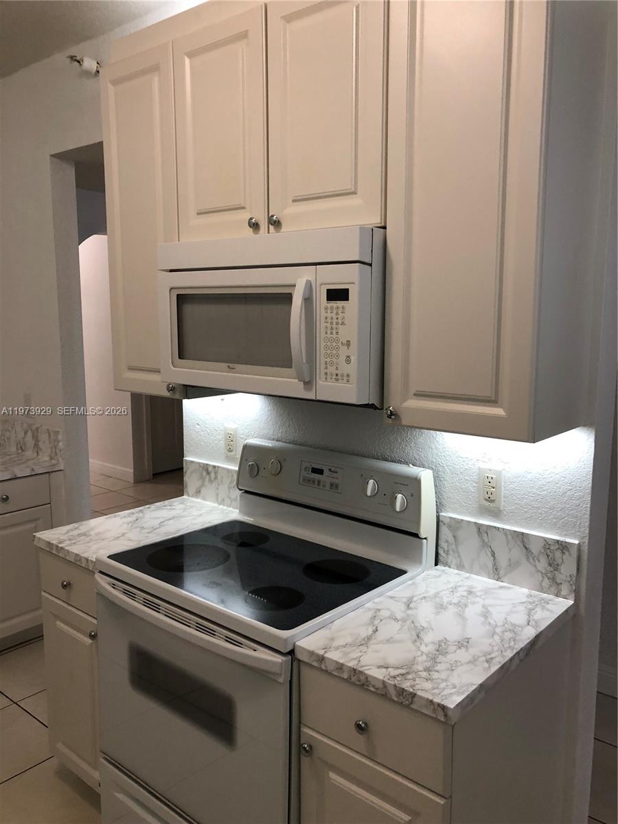 CAPTIVA CONDO E - Residential