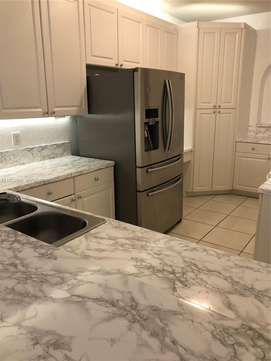 CAPTIVA CONDO E - Residential