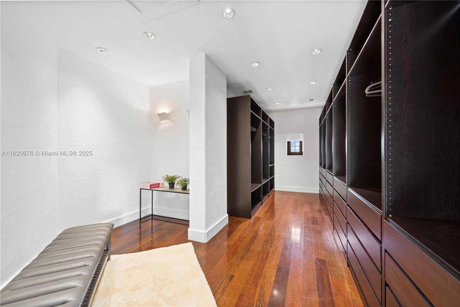 BAYSHORE ESTATES - Residential