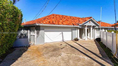 Photo of 2811 NE 57th St, Fort Lauderdale, FL 33308 (MLS # A11946853)