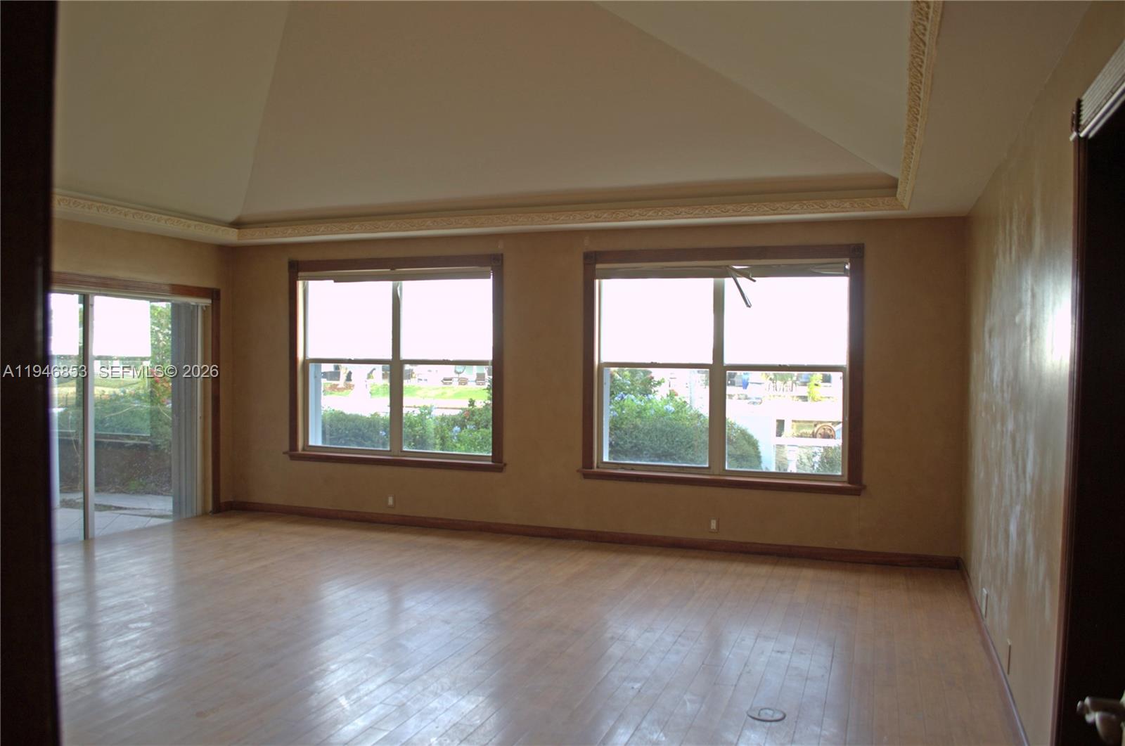 LAKE ESTATES - Residential