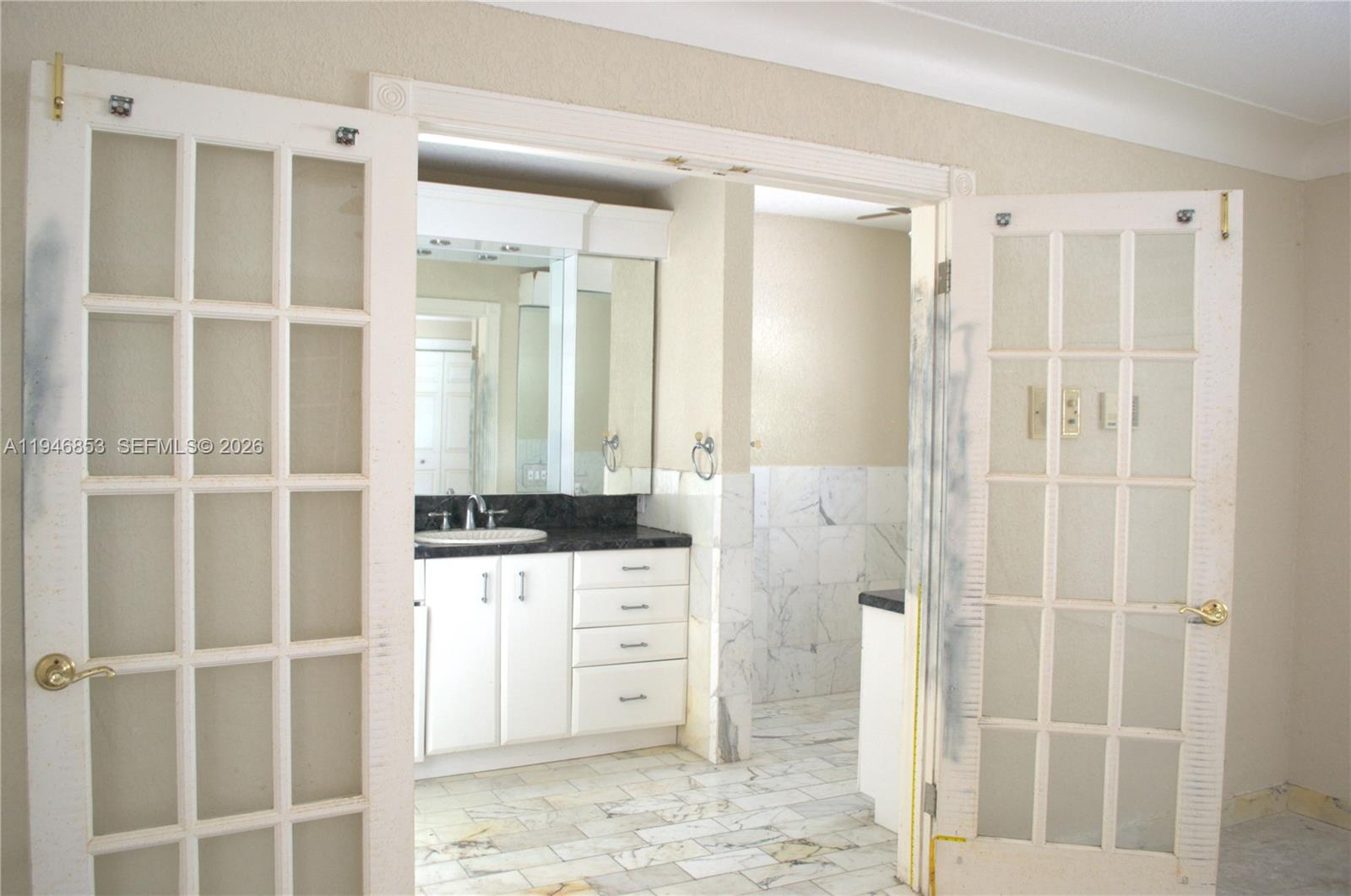 LAKE ESTATES - Residential