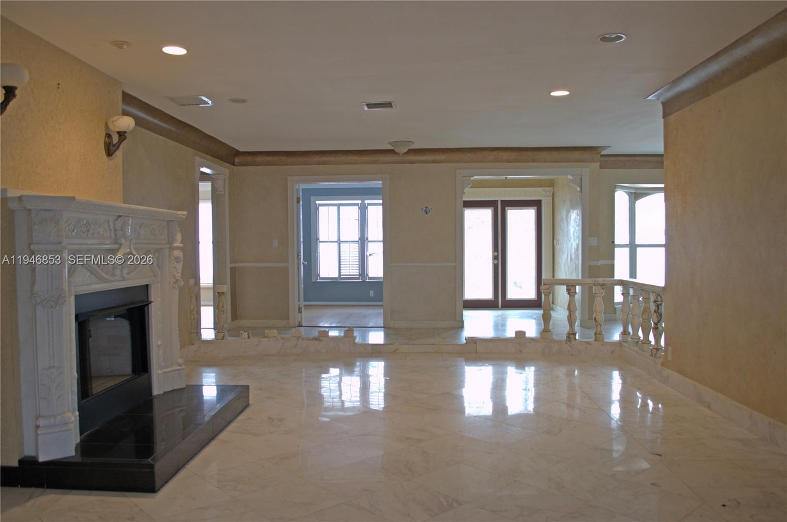 LAKE ESTATES - Residential