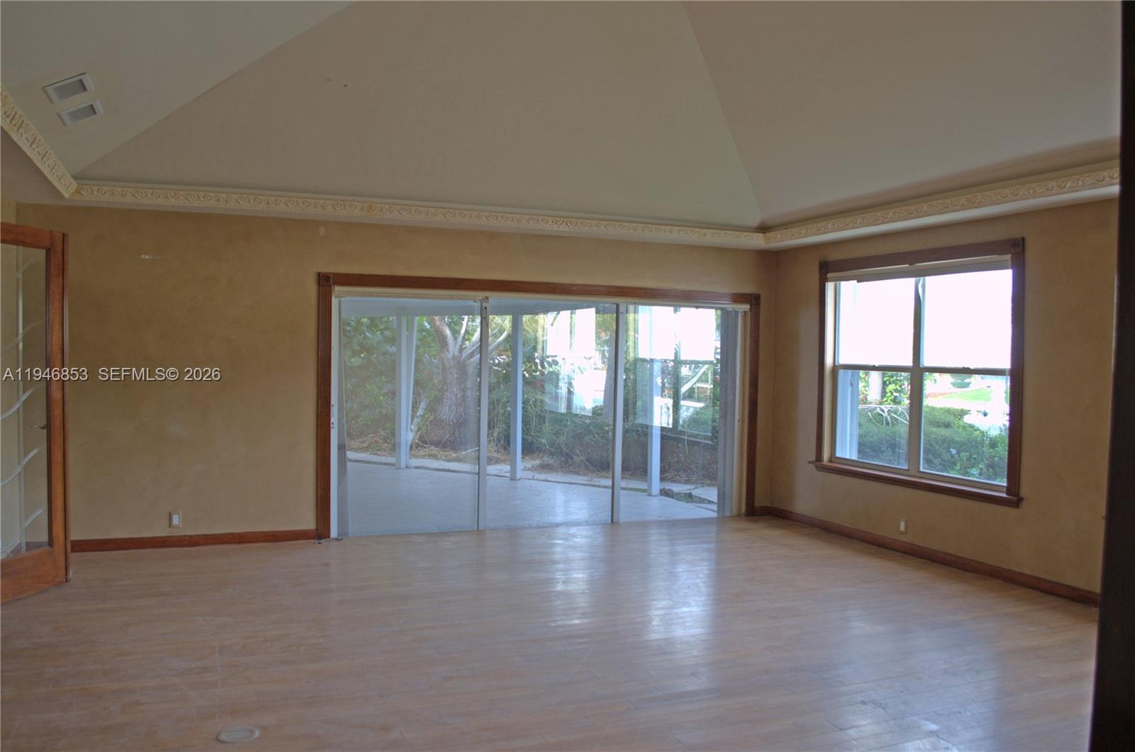 LAKE ESTATES - Residential