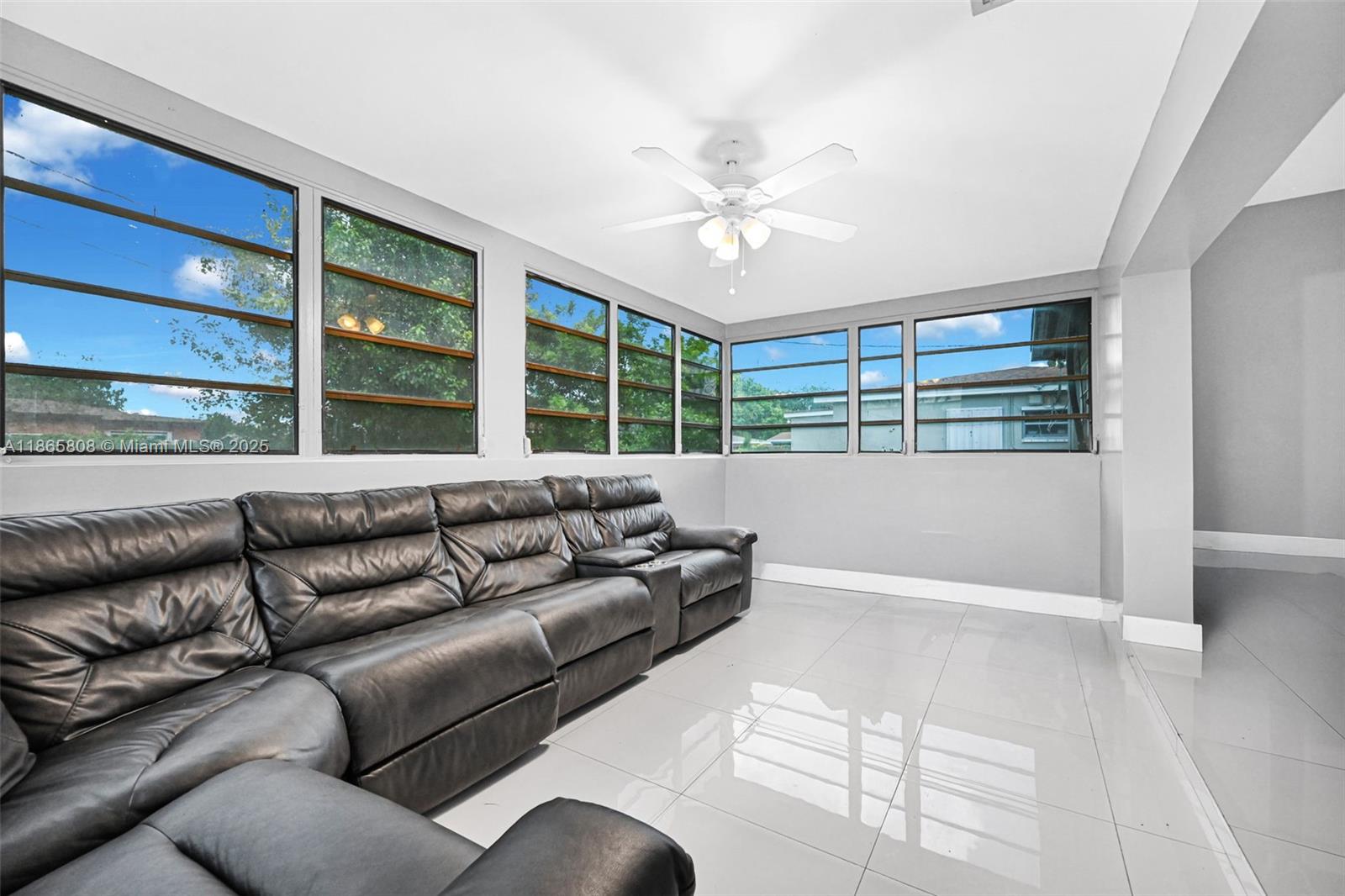 PALMLAND ESTATES 1ST ADDN - Residential