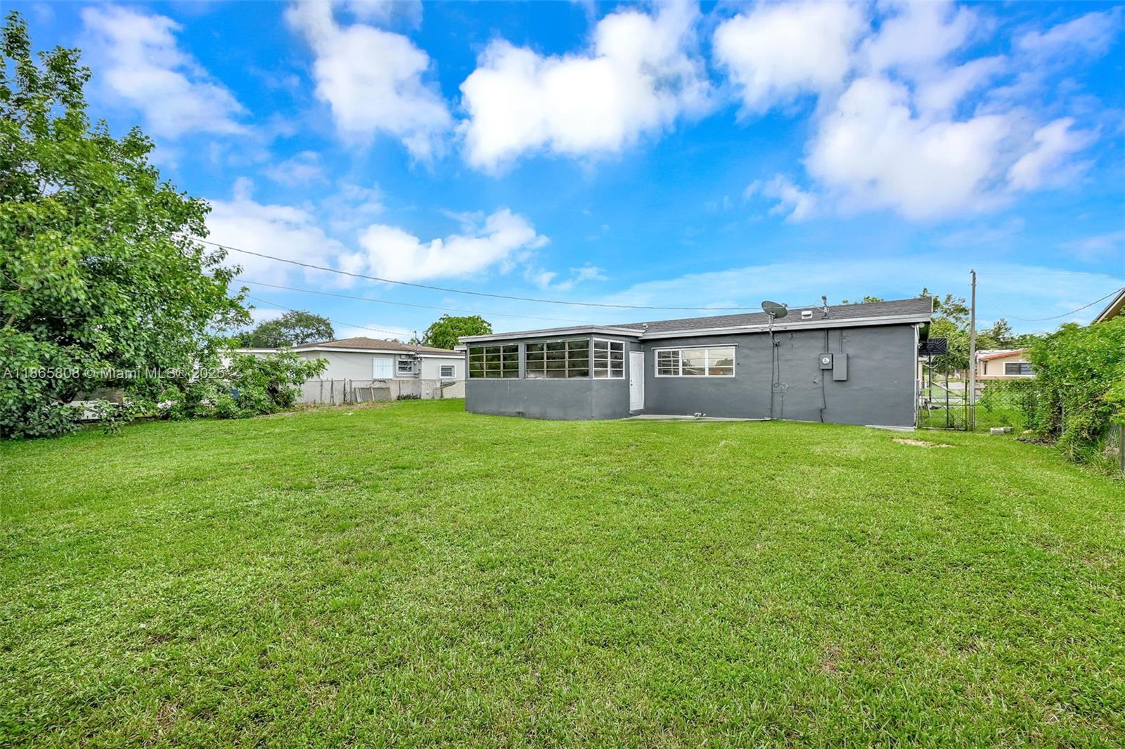 PALMLAND ESTATES 1ST ADDN - Residential