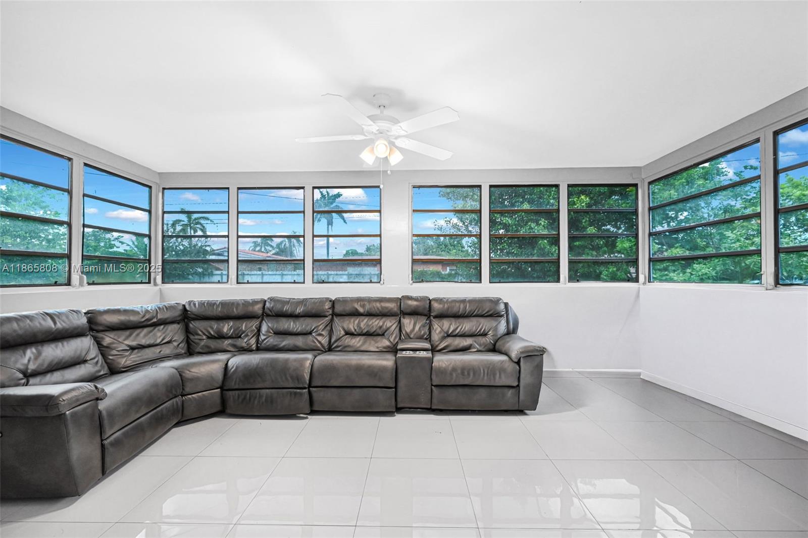 PALMLAND ESTATES 1ST ADDN - Residential