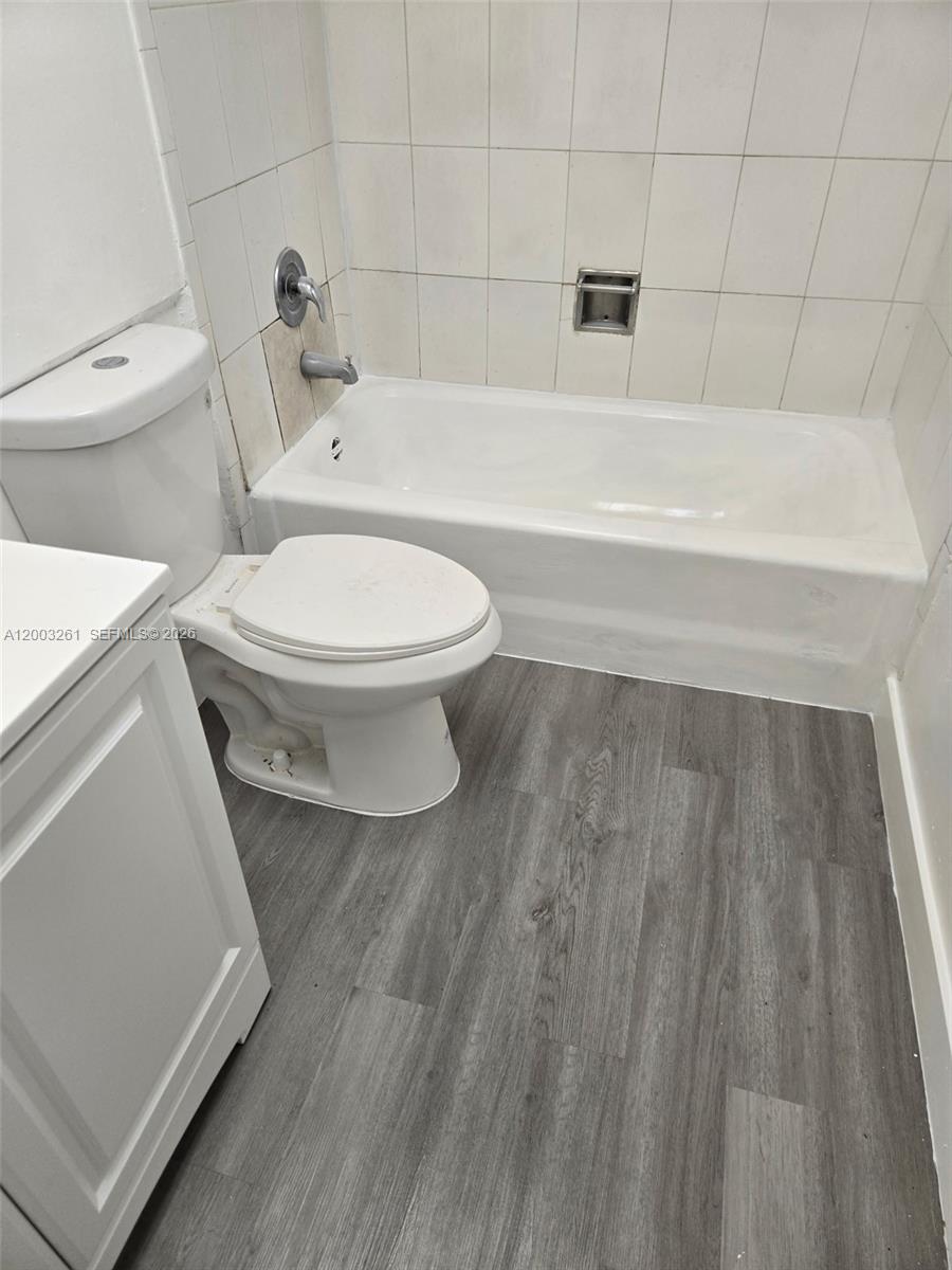 LESLIE ESTATES SEC SIX - Residential Lease