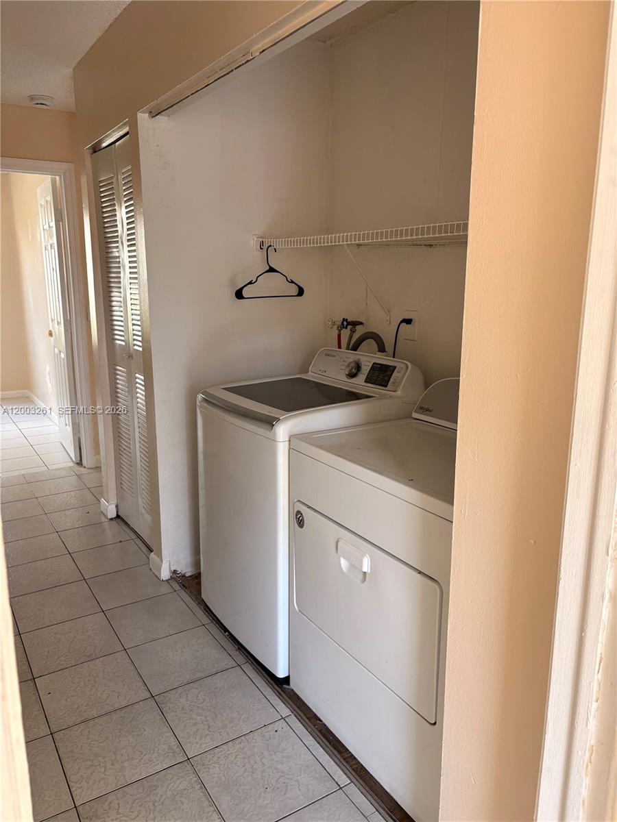 LESLIE ESTATES SEC SIX - Residential Lease