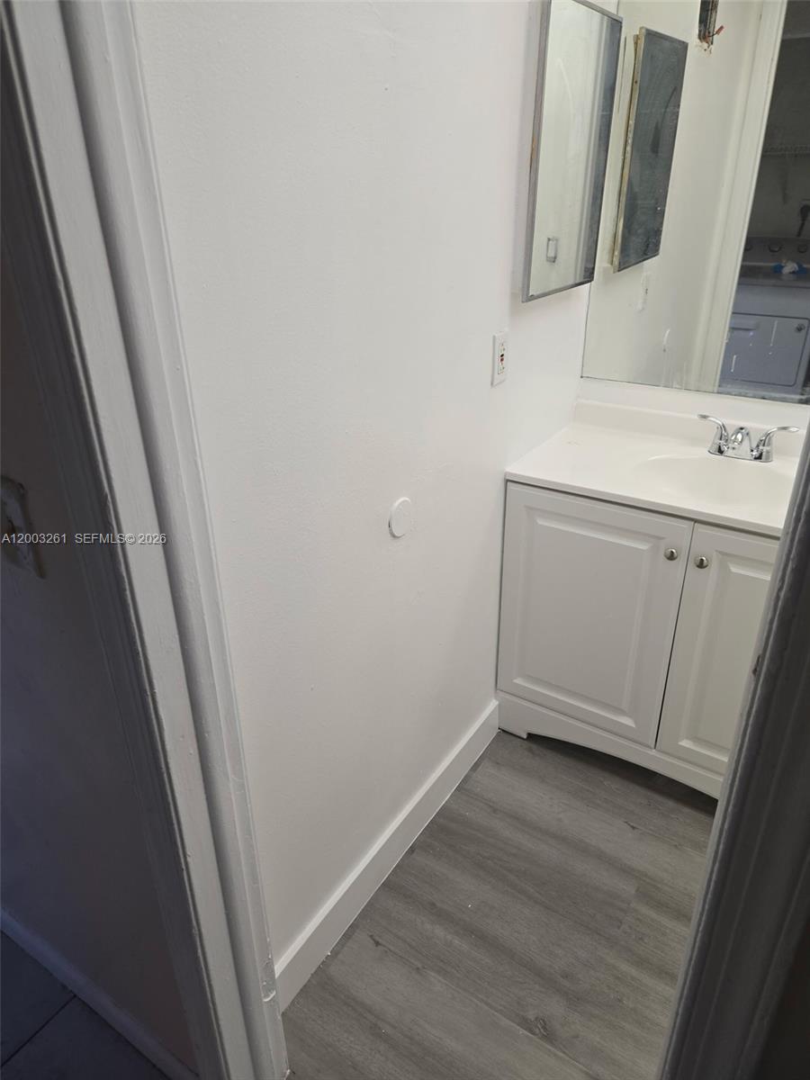 LESLIE ESTATES SEC SIX - Residential Lease