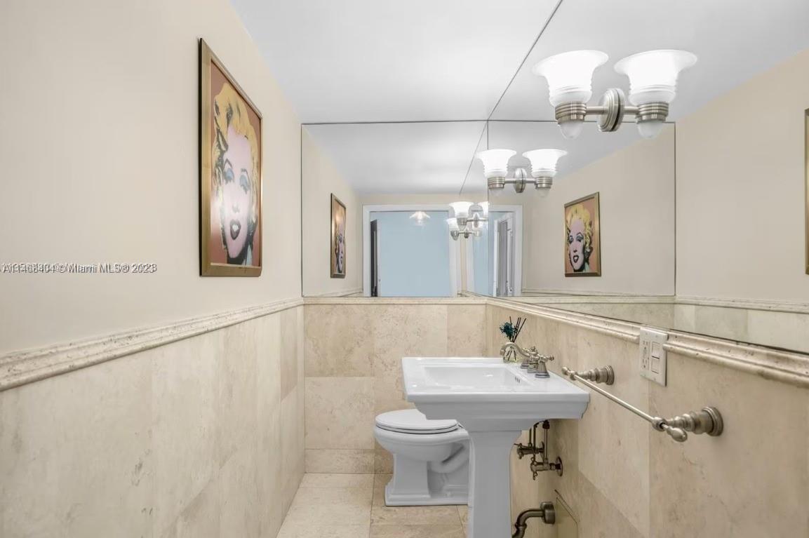 IMPERIAL HOUSE CONDO - Residential