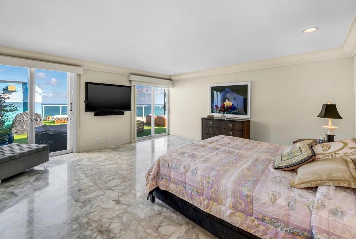 IMPERIAL HOUSE CONDO - Residential