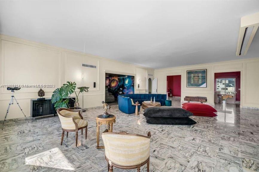 IMPERIAL HOUSE CONDO - Residential