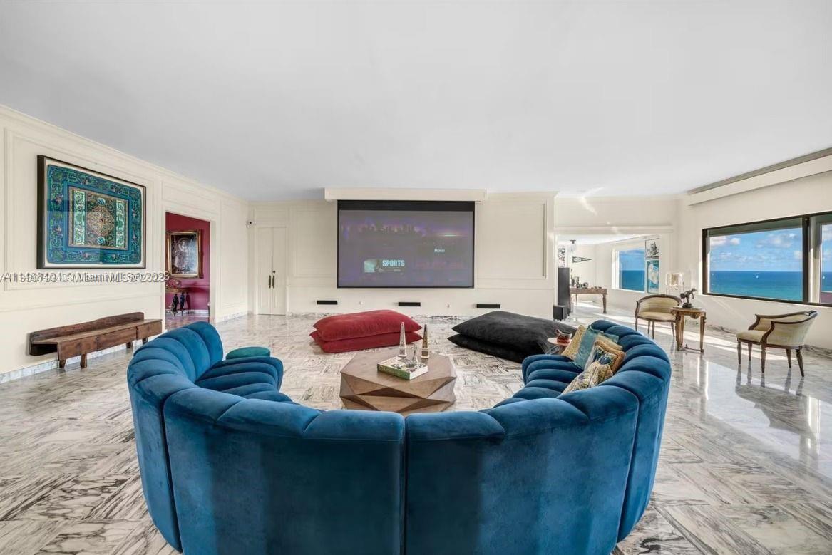IMPERIAL HOUSE CONDO - Residential