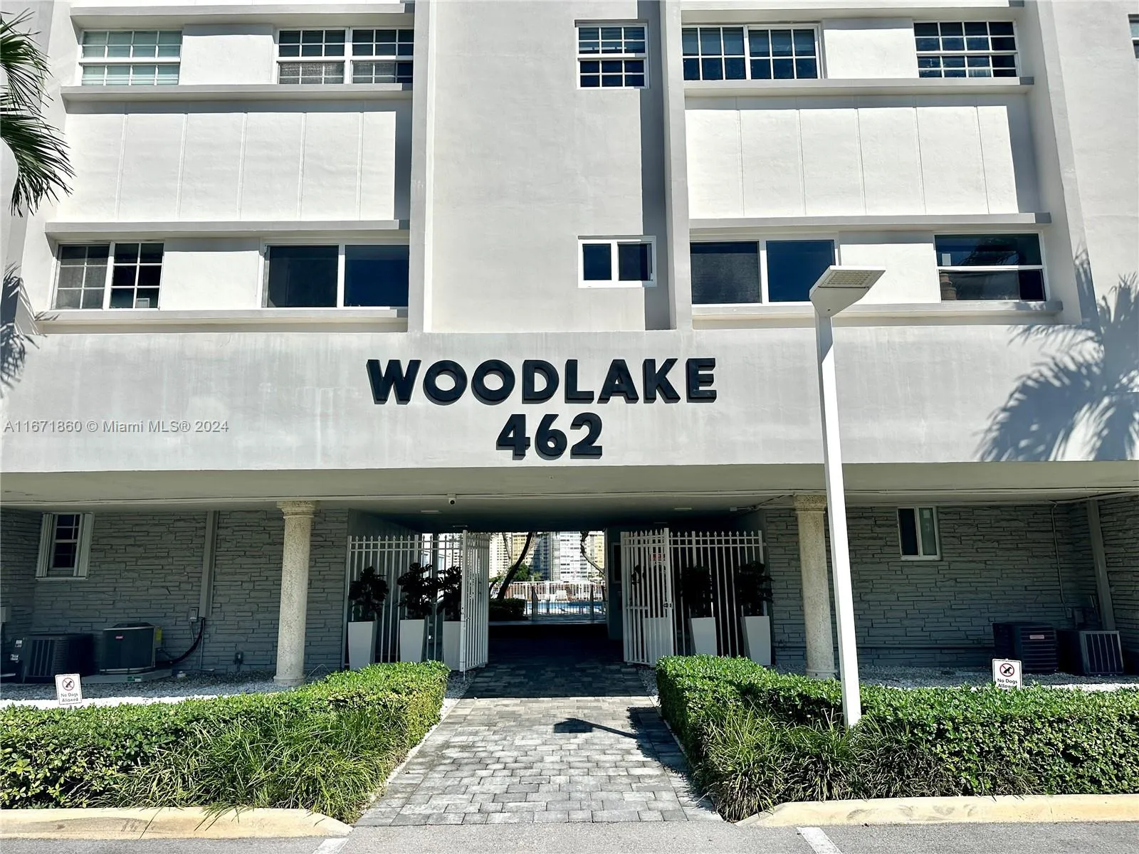 Hallandale Beach, Florida 33009, United States, 2 Bedrooms Bedrooms, ,2 BathroomsBathrooms,Residential,Active,39014