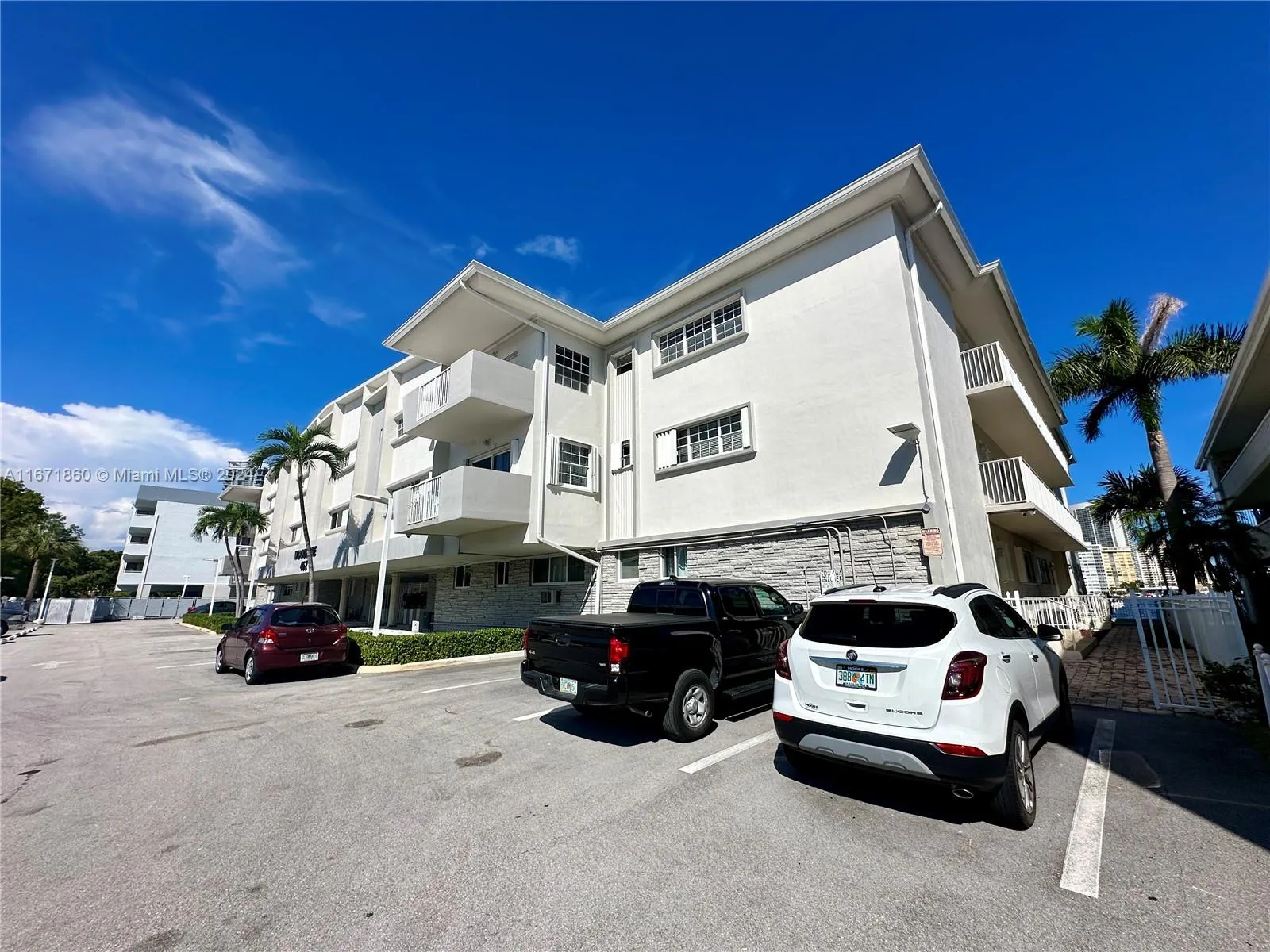 Hallandale Beach, Florida 33009, United States, 2 Bedrooms Bedrooms, ,2 BathroomsBathrooms,Residential,Active,39014