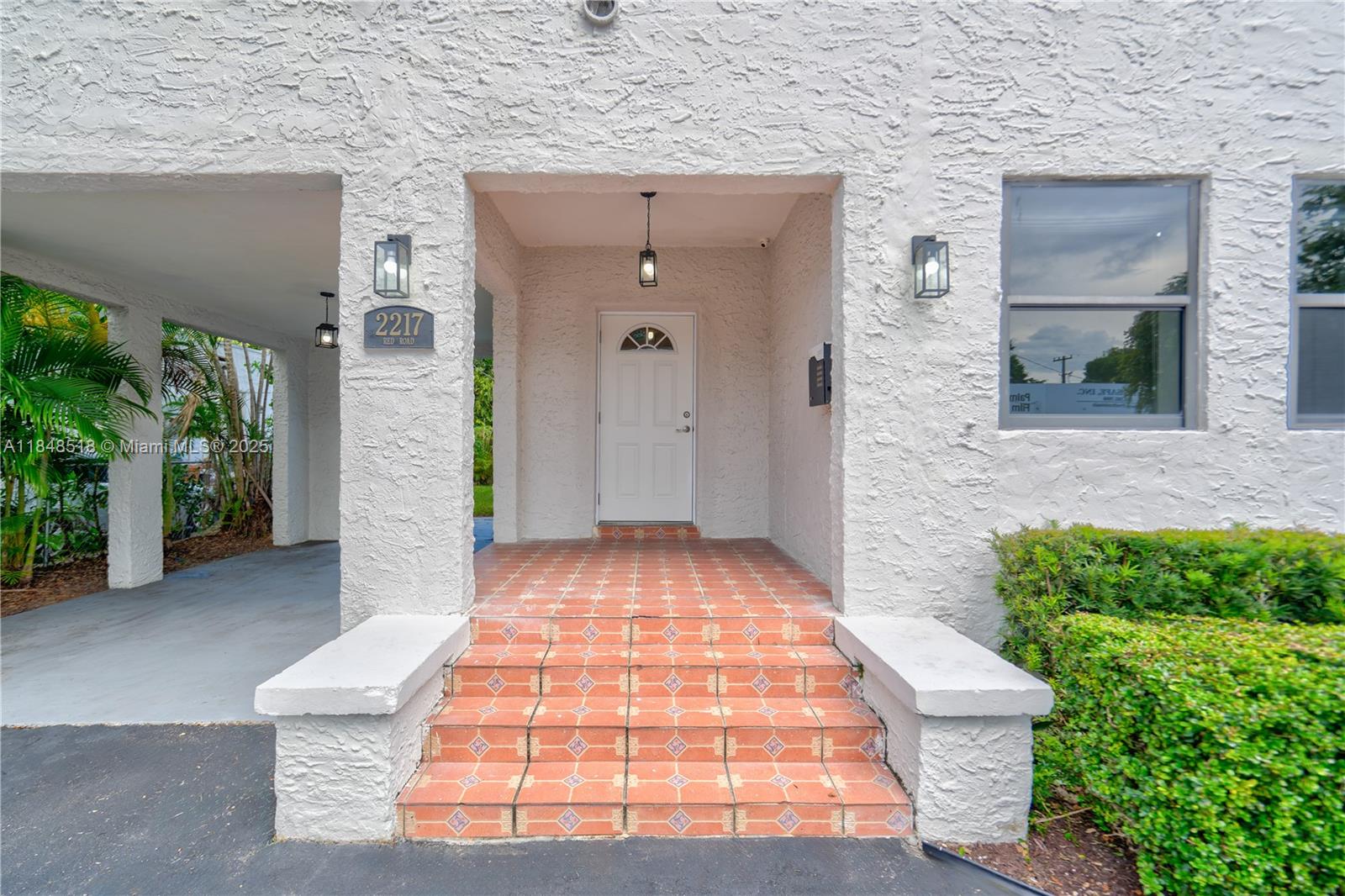 2217 Red Rd