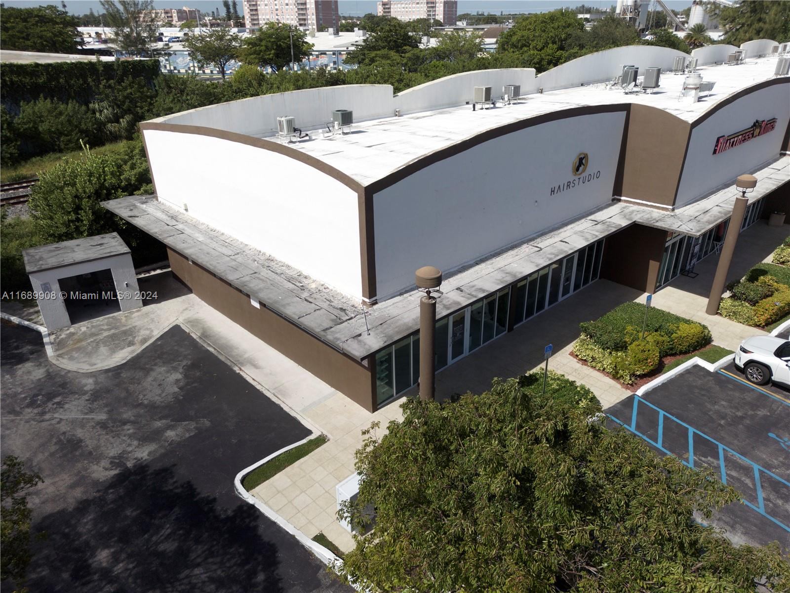Premier Beauty Bar for Sale in Miami’s High-Traffic Biscayne Boulevard!
Seize the opportunity to own a thriving, turn-key beauty bar located on the iconic Biscayne Boulevard, renowned for its upscale atmosphere and bustling business environment. This prime location in Miami offers unparalleled visibility, high foot traffic, and easy access for clients.
The beauty bar features a modern, luxurious interior with custom-designed service stations, premium fixtures, and an inviting ambiance that keeps clients returning. Fully equipped with top-of-the-line tools and exclusive beauty products, this establishment is ready for seamless transition to new ownership.