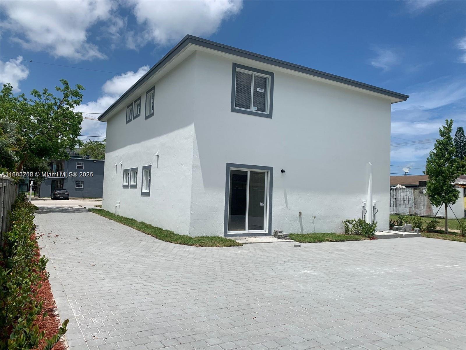 ORANGE HEIGHTS - Residential Lease